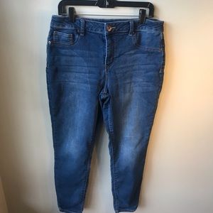 Maurices Dark Wash Size L (14) Jeggings - Stretchy